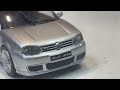 Detalhes Incríveis da Miniatura Volkswagen Golf R32 2003 - Escala 1:43 Solido