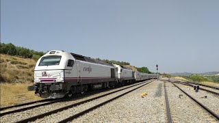 Tren Intercity Renfe Talgo locomotora 334 Madrid - Almería. Estación Jódar/Úbeda (Jaén) 18/06/2022