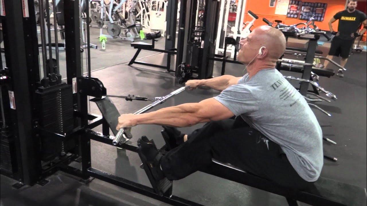 Тяга штанги к подбородку девушки. Wide grip chest supported machine row. Wide row. Wide grip cable rows. Wide row.