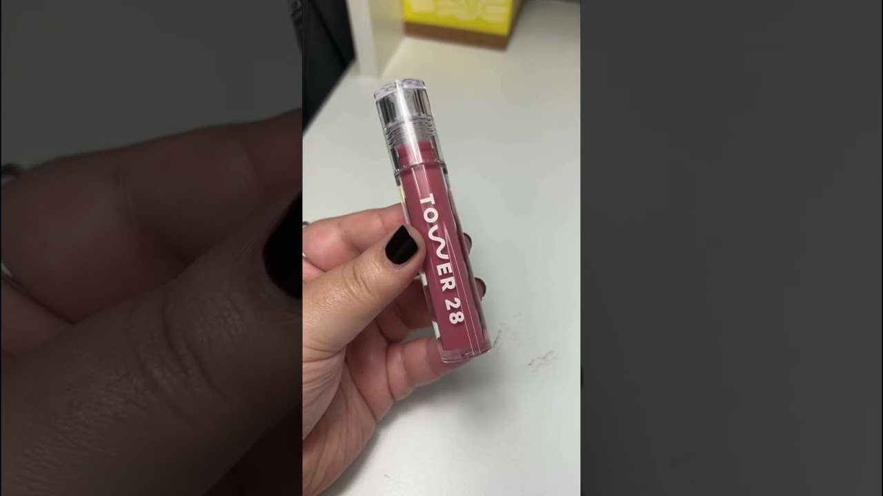 ✨Tower 28 ShineOn Lip Oil Jelly - Pistachio✨ 