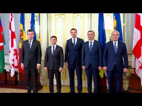 გიორგი გახარია, სუამ-ის წევრი სახელმწიფოების მთავრობათა მეთაურებთან ერთად, ზელენსკის შეხვდა