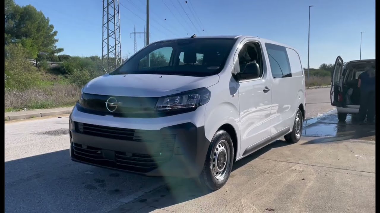 Opel VIVARO Doble Cabina Plegable 120CV Diesel Blanca (manual, arranque llave y cuadro analógico)