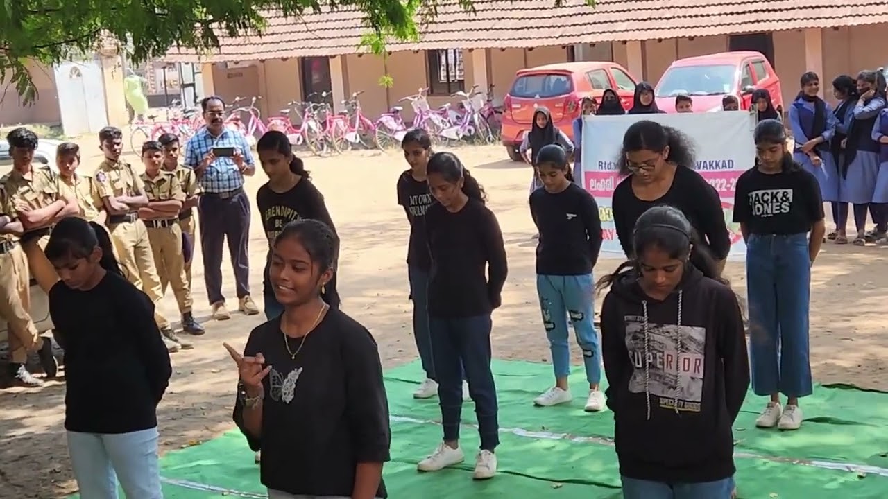 SPC - Flash Mob - 'മാനിഷാദ'
