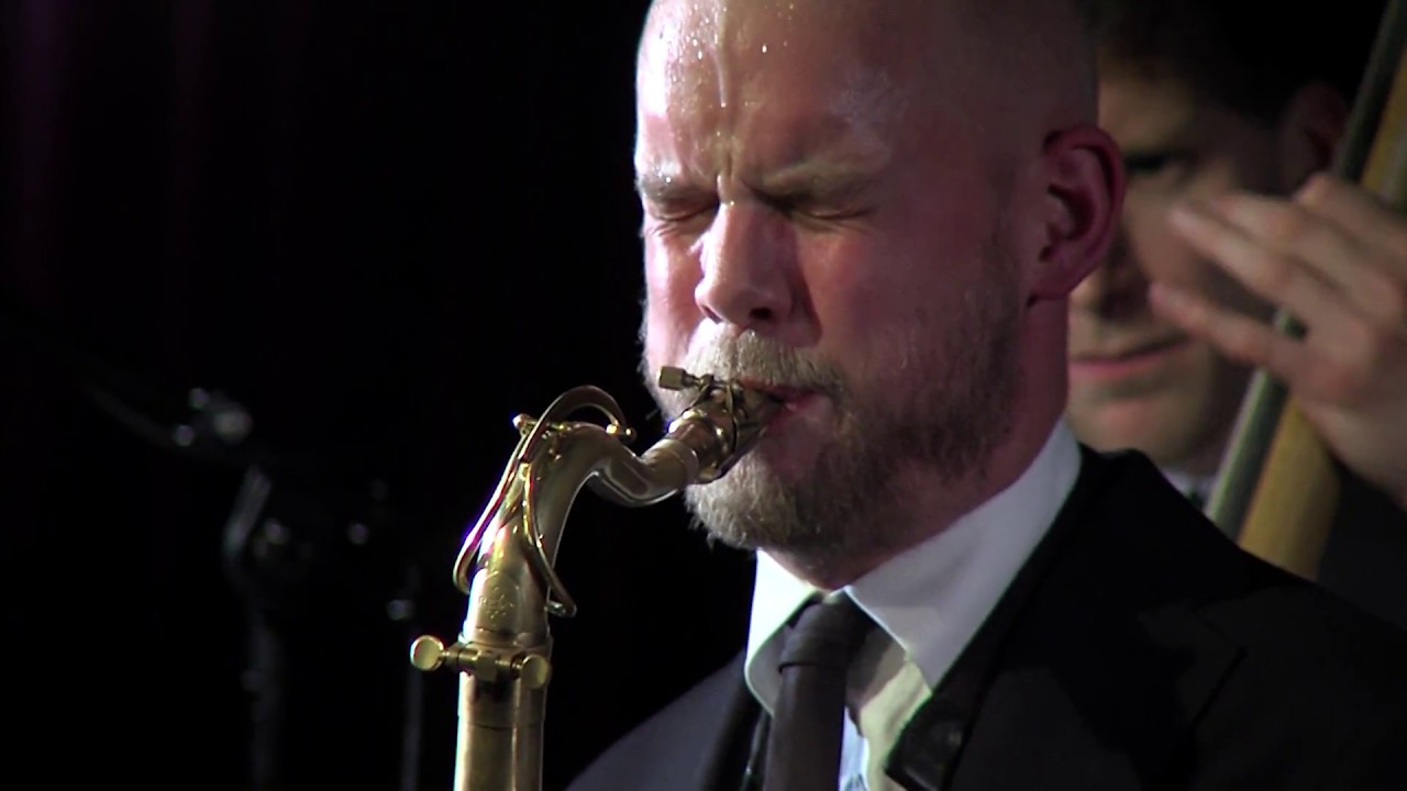 PARADOX LIVE with BRUUT!