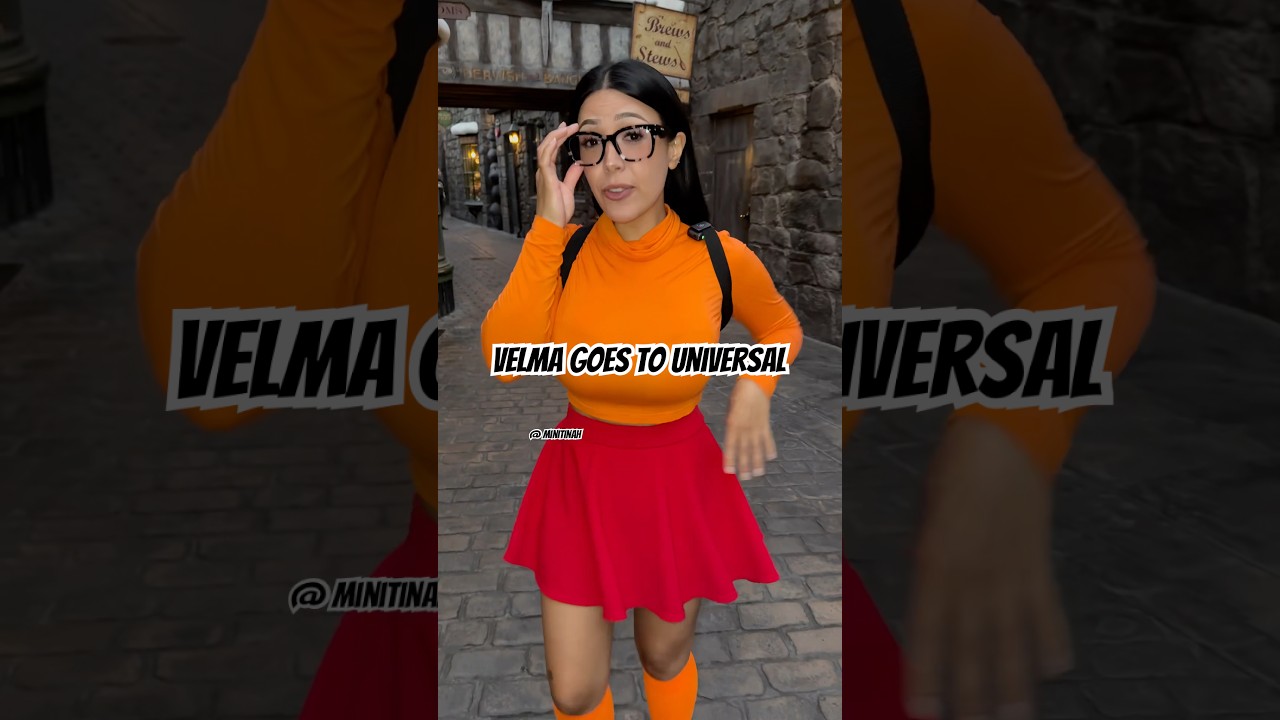 Velma exploring Hogsmeade #typ #foryou #viral #harrypotter#universalstudioshollywood #cosplay