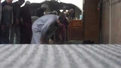 تلاوة مؤثرة جدا ومبكية للشيخ اسلام الترجمان سوره الحاقه)