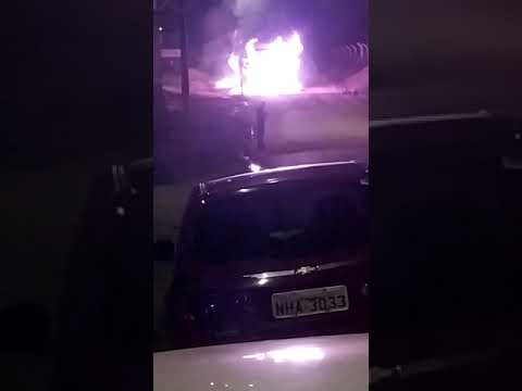Criminosos ateiam fogo em ônibus no município de Imperatriz