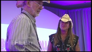 Scott McNeil vs G1 voice director Wally Burr refereed by Neil Ross & FULL Q&A PANEL from TFcon 2012
