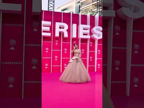 JISOO honored with the ‘Rising Star Award’ at Canneseries 2026#JISOO #Canneseries #RisingStarAward thumbnail