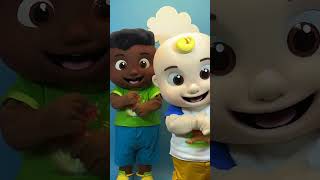 Join JJ for Wheels on the Bus Fun! 🚌😊 #SingTogether #CoComelon