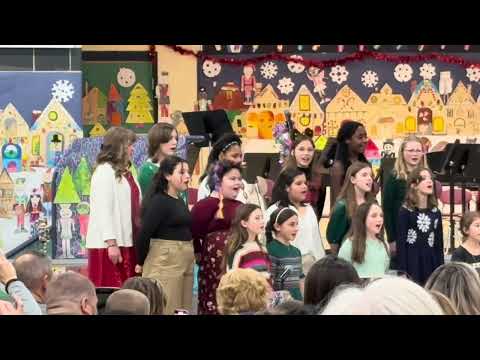 Eight lights for Hanukkah fountain green elementary school 5th grade chorus.