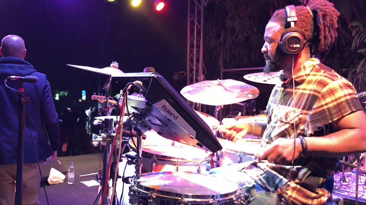 Dharil Esso with Alune Wade Live in Senegal