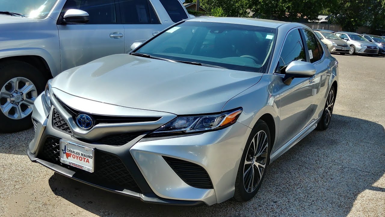 2018 Toyota Camry Hybrid Se Walk Around And Interior Look