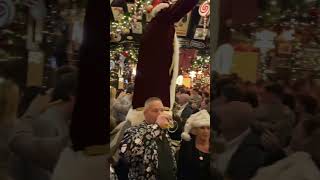 Download Lagu Temple Bar Pub, Happy New Year MP3