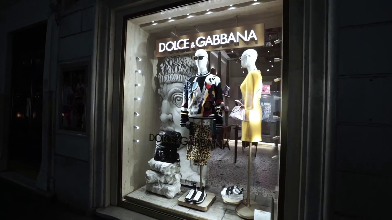 Dolce&Gabbana February 2018 window displays, Via Condotti, Rome boutique - the making of