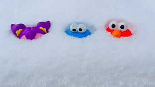 SESAME STREET Toys Snow Day Fun Learning Videos For Kids Gingerbread House Decorating!