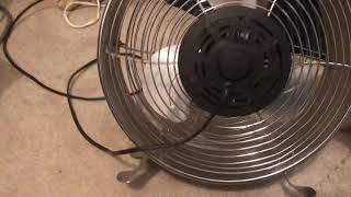 Small target desk fan
