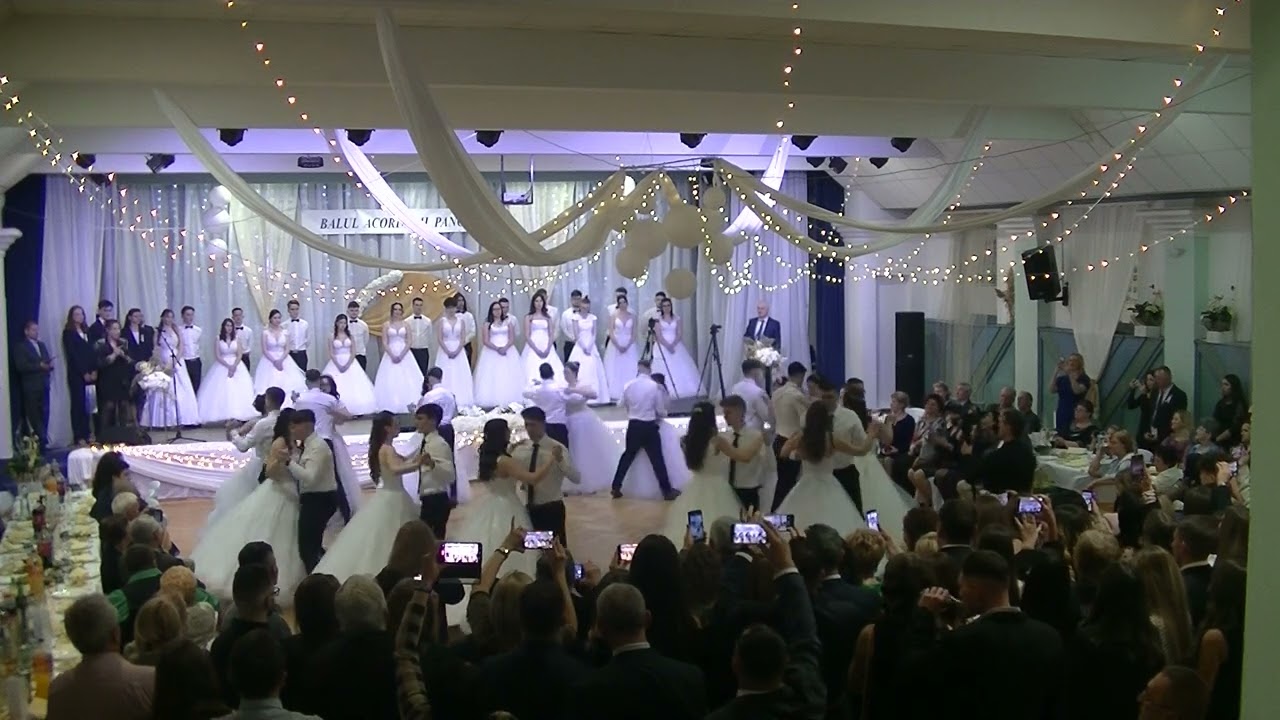 N.Balcescu Gimnázium Gyula Szalagavató Bécsi keringő 2025.02.08.