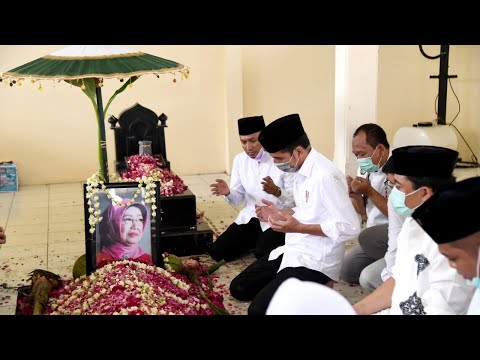 Pemakaman Ibu Sudjiatmi Notomihardjo, Ibunda Presiden RI, Karanganyar, 26 Maret 2020