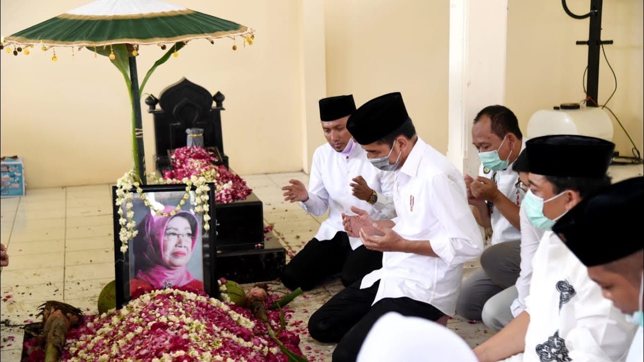 Pemakaman Ibu Sudjiatmi Notomihardjo, Ibunda Presiden RI, Karanganyar, 26 Maret 2020