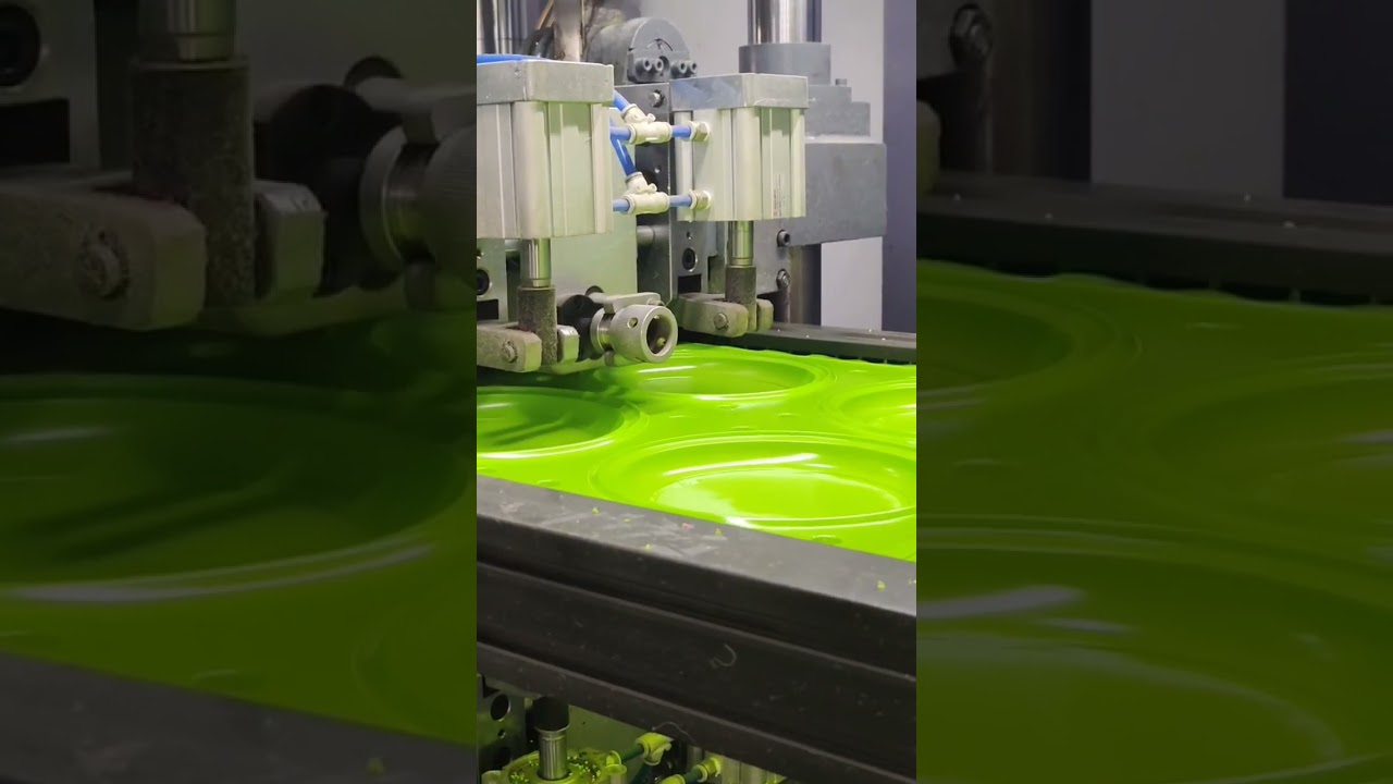 The secret behind it: the manufacturing process of reusable plastic plates is revealed 