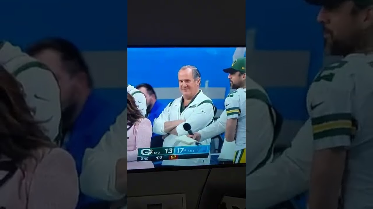 Busted checking out Pam Oliver 😆 🤣 😂