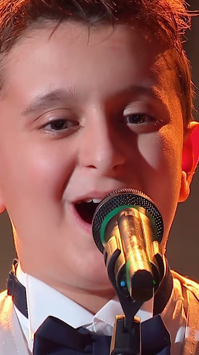 Francesco Maugeri porta sul palco “Voilà” di Barbara Pravi, con il violino e una voce incantevole!🎻