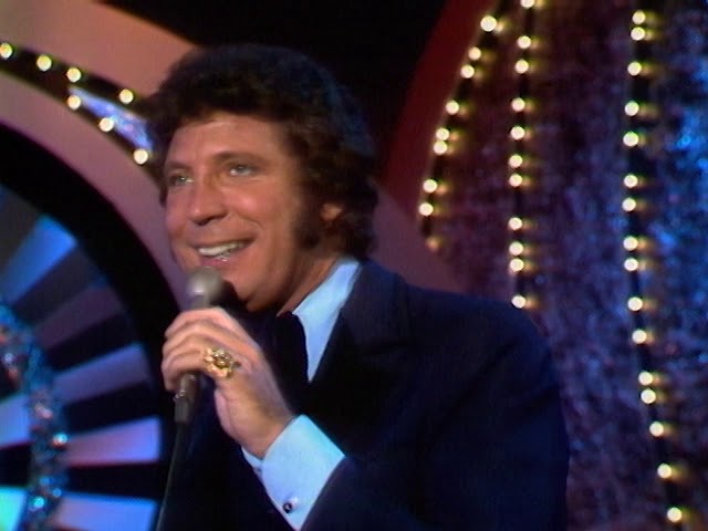 TOM JONES - CABARET