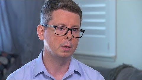 Former ICE spokesman who resigned alleges "intimidation" by government