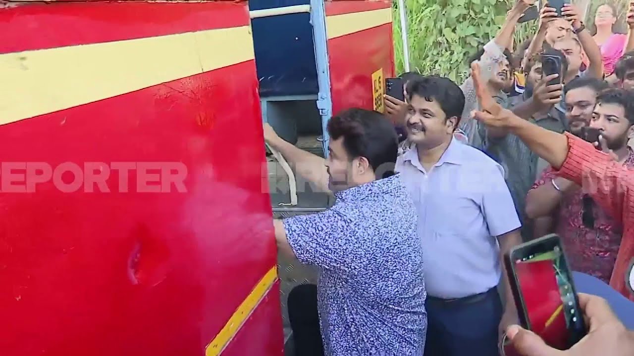 KSRTC യുടെ ഏറ്റവും പുതിയ ബസ്സുകളുടെ ഫ്ലാഗ് ഓഫ് നിർവ്വഹിച്ച് മോഹൻലാൽ