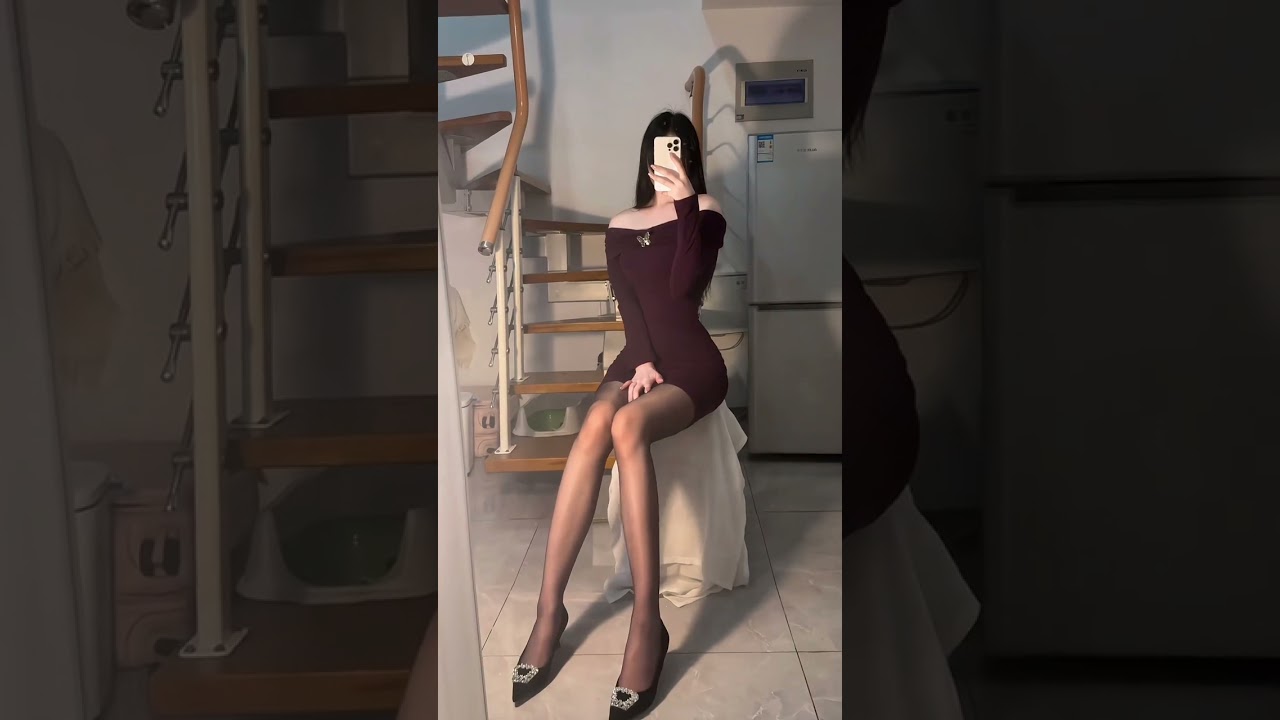 What to wear today  Queen vibes! 👑 