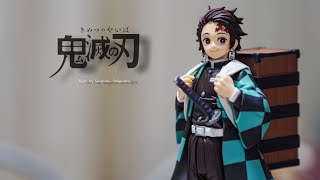 Demon Slayer: Kimetsu no Yaiba FIGURE vol.18 (B: Tanjiro Kamado)