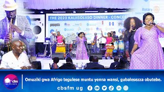 Omuziki gwa Afrigo tegulese muntu yenna wansi, gubalesezza obutebe ku  Kaliisoliiso Dinner.