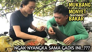 Mukbang Monyet Bakar  Bersama Gadis Cantik  Ekstrim 