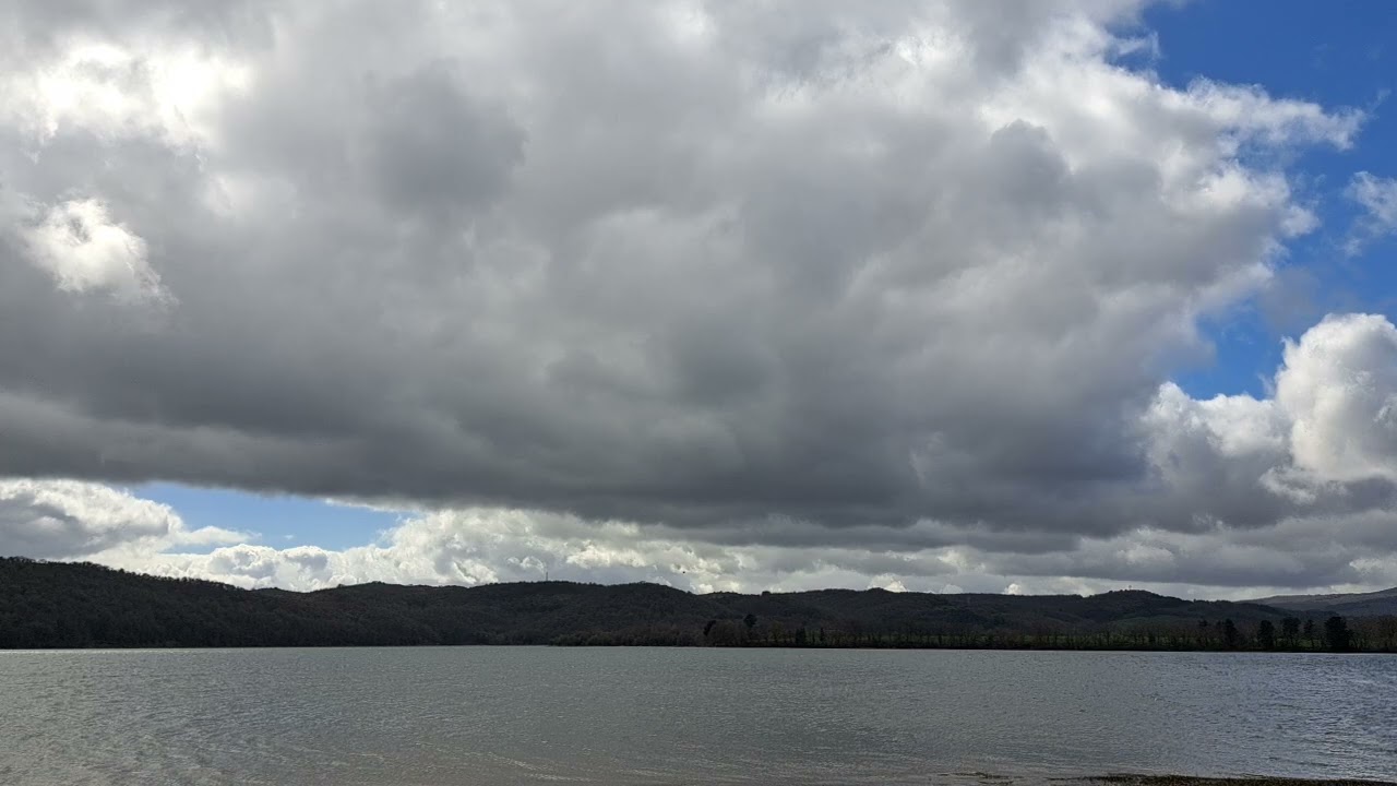 Pantano de Legutio a mediodia