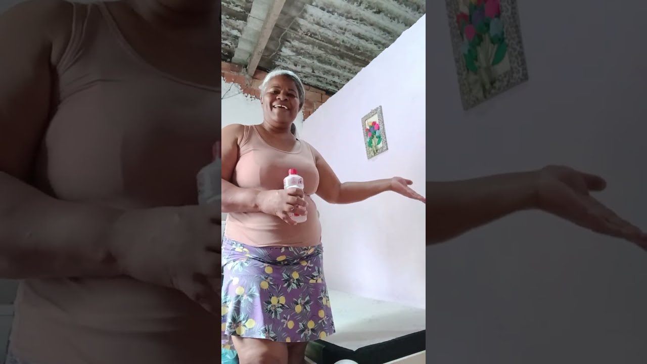 Limpando o colchão. 