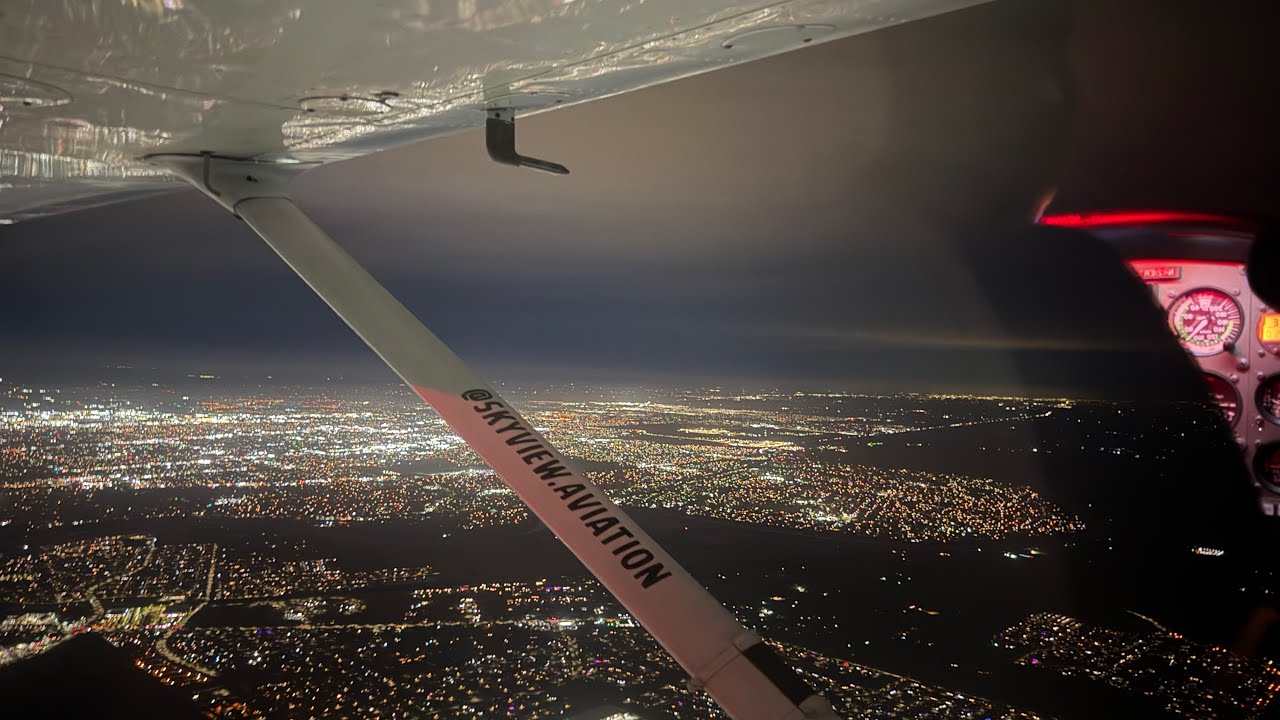 Night Cross country from Tracy to Sacramentro International!! Skyview aviation, Cessna 172