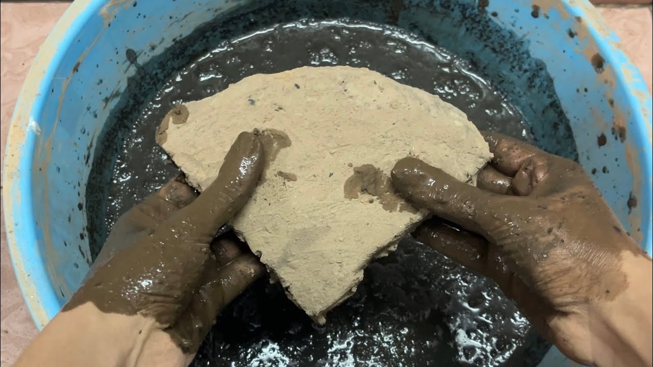 New//Charcoal Black dirt 🔥water 💦 crumbling + paste mixing + crumbling on paste asmr 