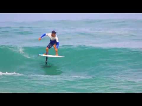 Surf foiling Rémi