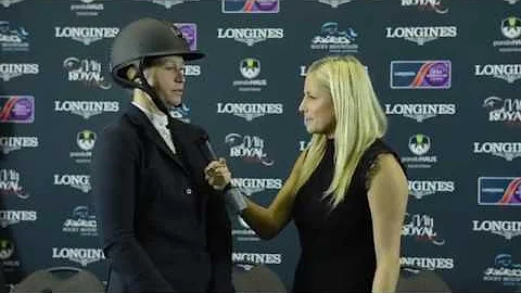 Jaclyn Duff chats with Kate Pettersen after her Sp...