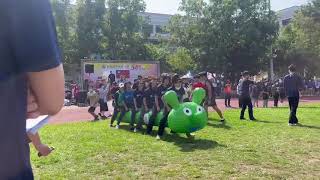 台南之大學中首創校慶活動最精彩刺激歡樂之趣味競賽（陸上行舟·充氣毛毛蟲）