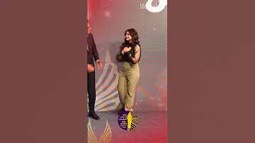 ساره اوس تمنح جائزة إنانا 2023 كأفضل فنانة واعدة جائزة إنانا 