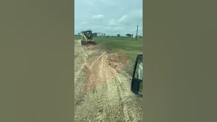 If you only knew 😉🔐🦺🚧🦺 . . #graveldriveway #gravel #refresh #skidsteerfun #skidsteer #CAT #compactor