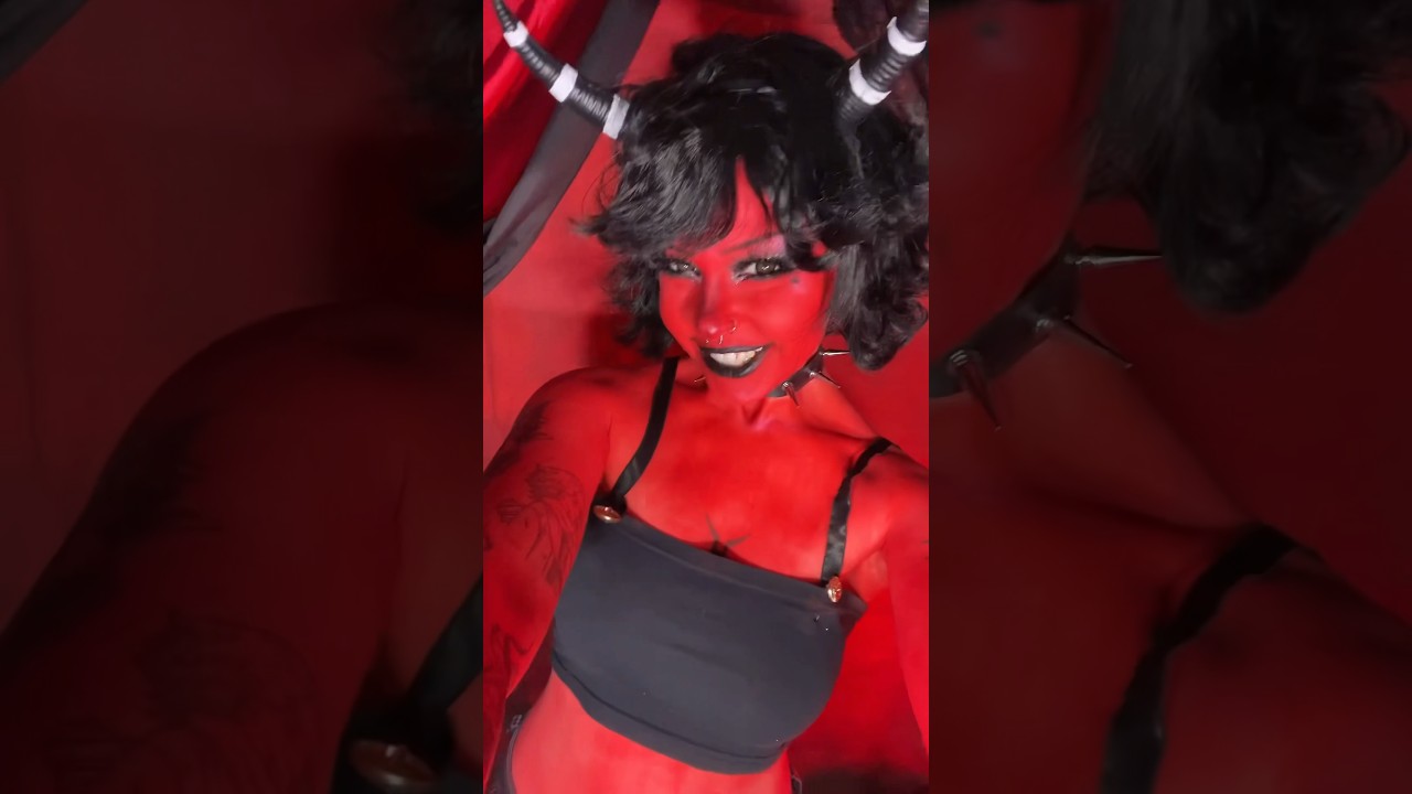 oh my god !!! #cosplay #cartoon #makeup #helluvaboss #millie