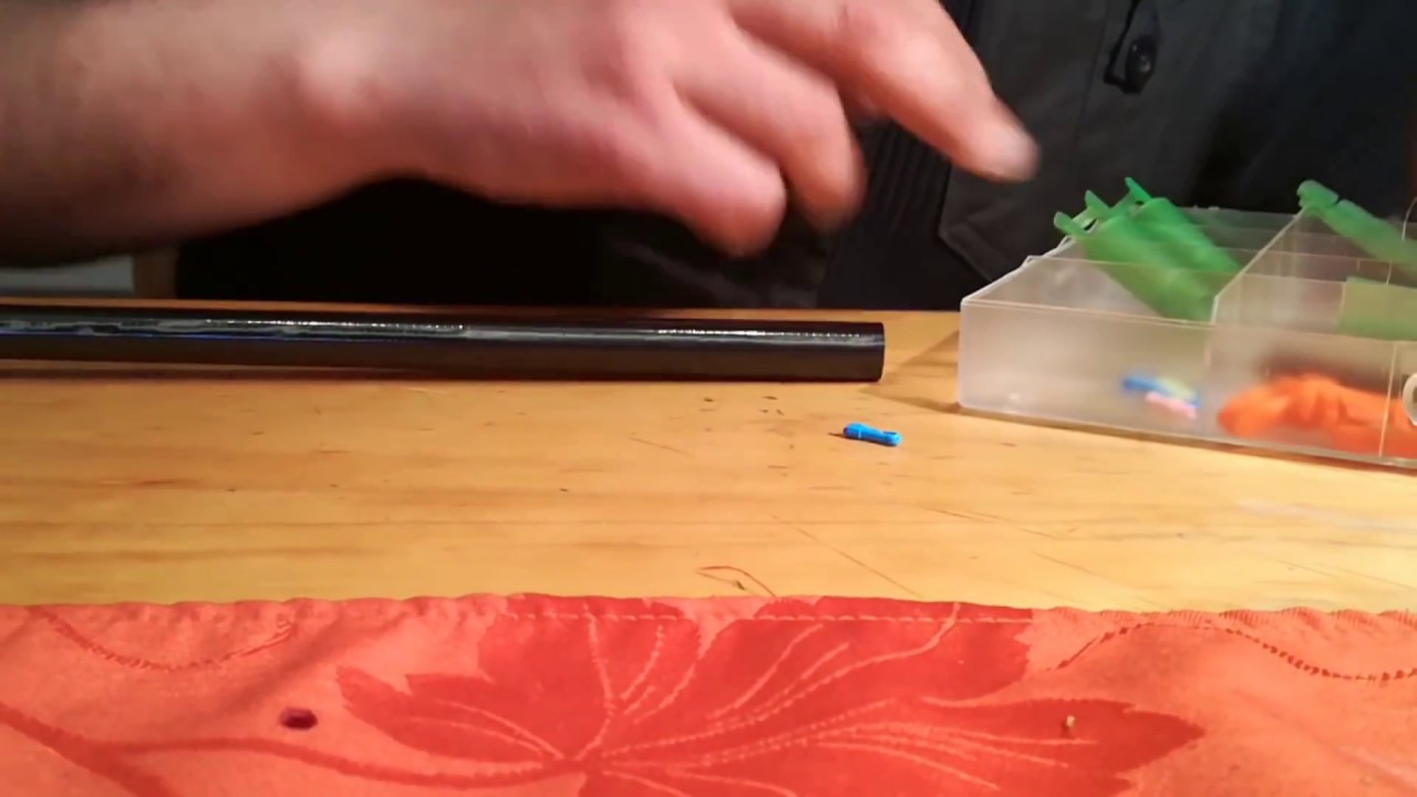 Montage d'un élastique dans un scion monobloc