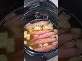 カニの身ゼロなのに料亭の味！？コストコ大容量でも作れる「カニカマ炊き込みご飯」。