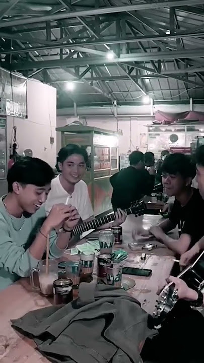 Gadis berkerudung merah | cover ali sikembar #cover #coverlagu #shorts #laguindonesia #lagu