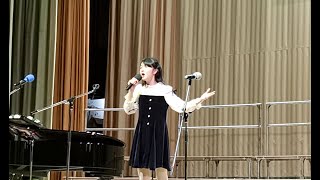 С днем победы! 12 летняя китаянка поет песню "Журавли" на китайском и русском языках.