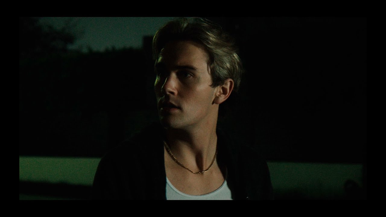 Guarda Chad Courtney - Scarecrow (Official Video) su YouTube Guarda Chad Courtney - Scarecrow (Official Video) su YouTube