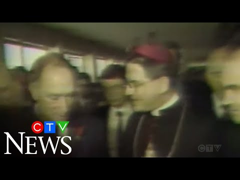 1981: Pierre Trudeau visits Pope John Paul II in hospital